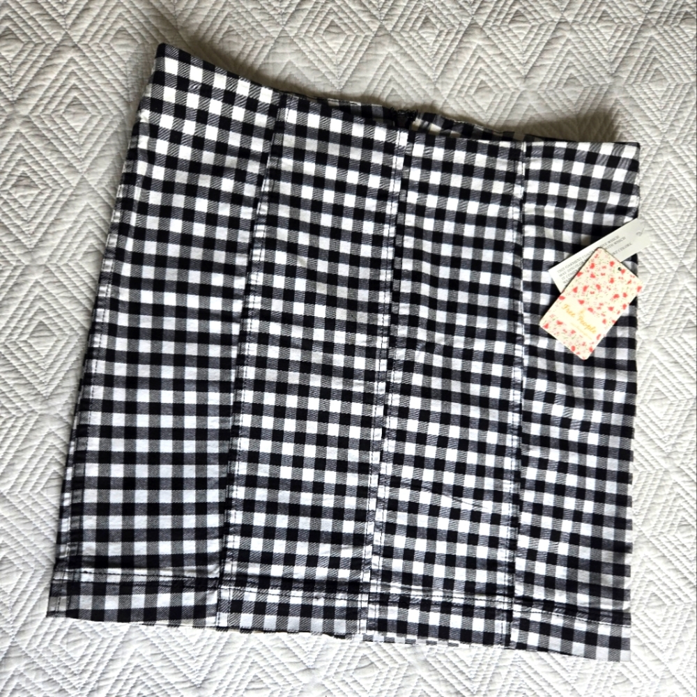 Free People black and white miniskirt, size 12